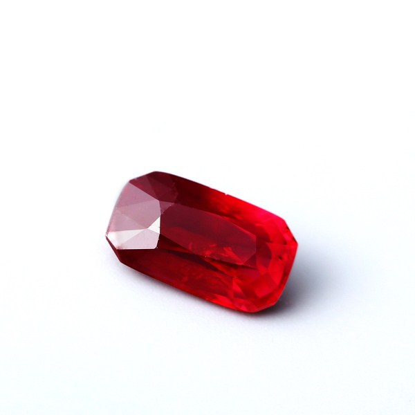 2.03ct/国际认证/天然无烧鸽血红红宝石原石/莫桑比克/首饰